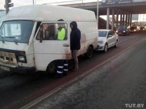 В Минске пьяный "повторник" на микроавтобусе совершил ДТП 