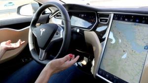 Tesla Motors обновила автопилот у тысячи электрокаров