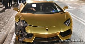 Золотой Lamborghini разбили сразу после Нового года 