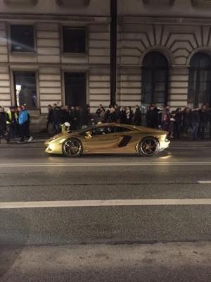 Золотой Lamborghini разбили сразу после Нового года 