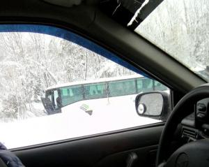 Под Пермью автобус улетел в кювет