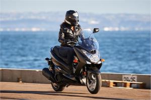 Отзыв скутера Yamaha SMax 2015