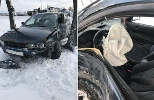 На МКАД Mitsubishi вылетел в кювет и врезался в дерево