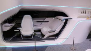 Hyundai придумала кресло, которое отвозит из дома в машину