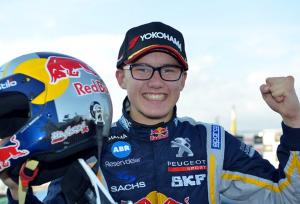 Кевин Хансен получает награду как лучший новичок 2016 года по версии FIA