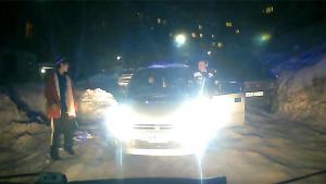 Более 11 тысяч человек потребовали посадить женщину, не пропустившую «скорую» на Камчатке