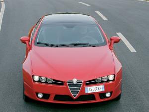 Поставки автомобилей Alfa Romeo в Россию приостановлены