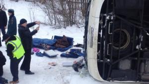 В Карелии опрокинулся экскурсионный автобус с 32 пассажирами, есть жертвы