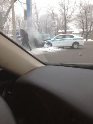 В Алматы полицейское авто столкнулось с Lexus 