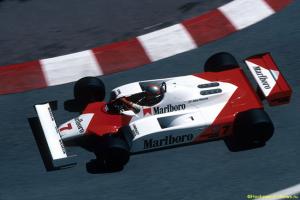 Машины McLaren будут по-прежнему называться MP4