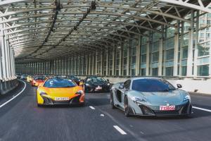 Парад суперкаров McLaren в Гонконге 