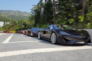 Парад суперкаров McLaren в Гонконге 