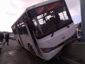 Тяжелая автобусная авария в Баку 