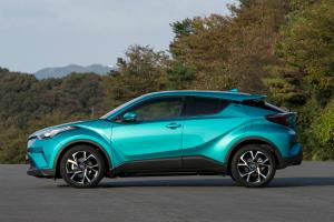 Toyota C-HR пользуется в Японии ажиотажным спросом