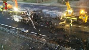 В ДТП с автобусом на севере Италии погибли 16 человек 