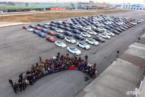В Китае собралось рекордное количество электрокаров Tesla
