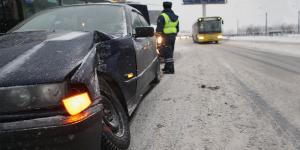 В Москве из-за снега за сутки произошло 800 аварий