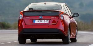 Toyota вернет на российский рынок гибридный Prius 