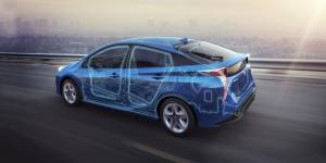 Toyota вернет на российский рынок гибридный Prius 