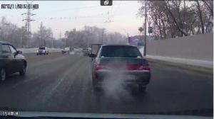 В Уфе автомобиль сбил дорожного рабочего