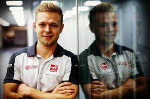 Видео: Первый день Кевина Магнуссена на базе Haas