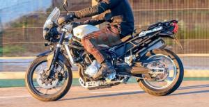Первые шпионские фото Triumph Tiger 800