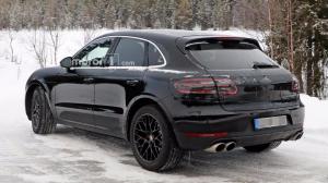 Обновленный Porsche Macan показался на зимних тестах