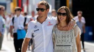 В McLaren поздравили Баттона и Мичибату с помолвкой