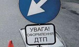 ДТП в Киеве: на проспекте Бажана Москвич врезался в переход