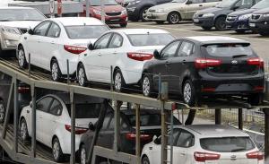Из Крыма вывозят новые автомобили