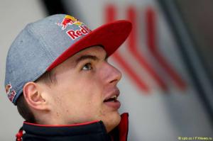 Ферстаппен пройдет подгонку сиденья в Red Bull Racing