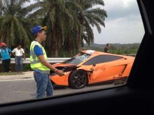 1 из 20 эксклюзивных Lamborghini Gallardo был разбит вдребезги