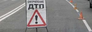 ДТП в Киеве: КАМАЗ-миксер пнул Renault Logan на 45 метров. Двое пострадавших