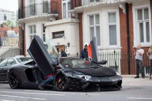 Шикарный Lamborghini Aventador был разбит в Лондоне
