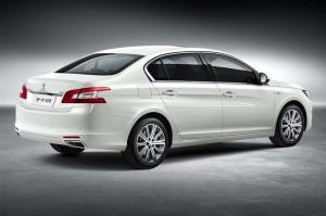 Рестайлинг Peugeot 408: первые фото