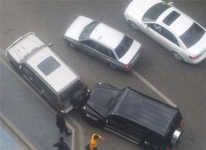 Еще один провал ГАИ: эвакуатор уронил Gelandewagen