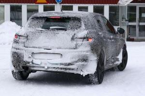 Шпионские снимки Renault Megane 2016 года 