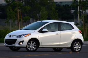 Новая Mazda2 будет весить меньше тонны