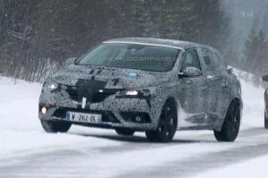 Шпионские снимки Renault Megane 2016 года 