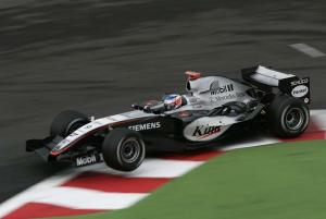 В McLaren отрицают, что Баттон получил травму ноги