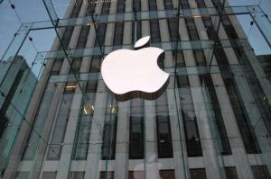 Apple будет блокировать смартфоны