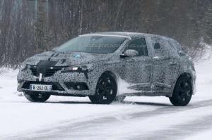 Шпионские снимки Renault Megane 2016 года 