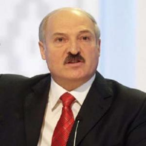 Лукашенко назвал зарубежные авто "хламом"