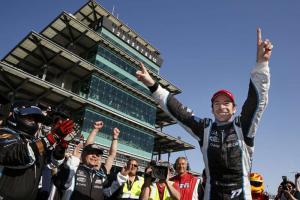 IndyCar: Симон Пажено выиграл Гран При Индианаполиса
