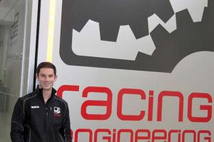 Росси подписал контракт с Racing Engineering