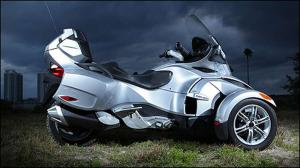Предупреждающее уведомление для всех владельцев трициклов Can-Am Spyder RT 2013