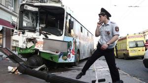 Автобус сбил 22 пешехода в Петербурге из-за потерявшего сознание водителя