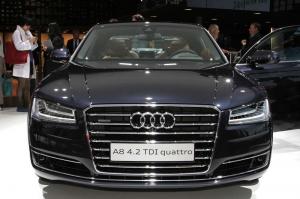 Audi озвучила цены на A8 2015