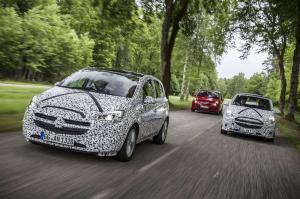 Opel опубликовал снимки новой Corsa в камуфляже