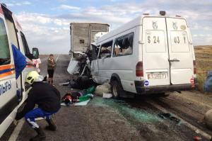 В ДТП в Алматинской области пострадали 18 человек